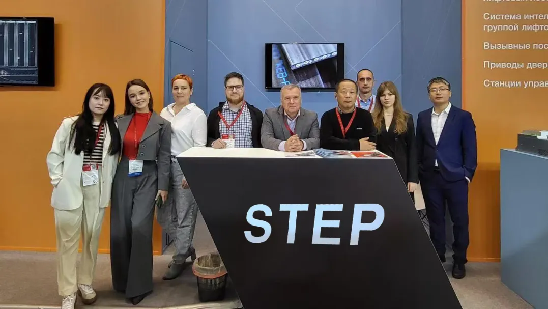 456170a2-adcd-4c50-b7a5-51492328e6b6 456170a2-adcd-4c50-b7a5-51492328e6b6